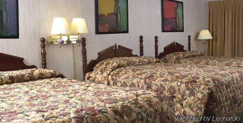 Angel Inn Near Imax, A Travelodge By Wyndham Брэнсон Номер фото