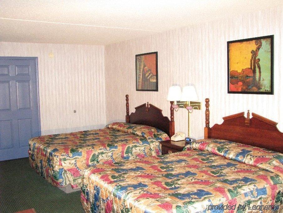 Angel Inn Near Imax, A Travelodge By Wyndham Брэнсон Экстерьер фото